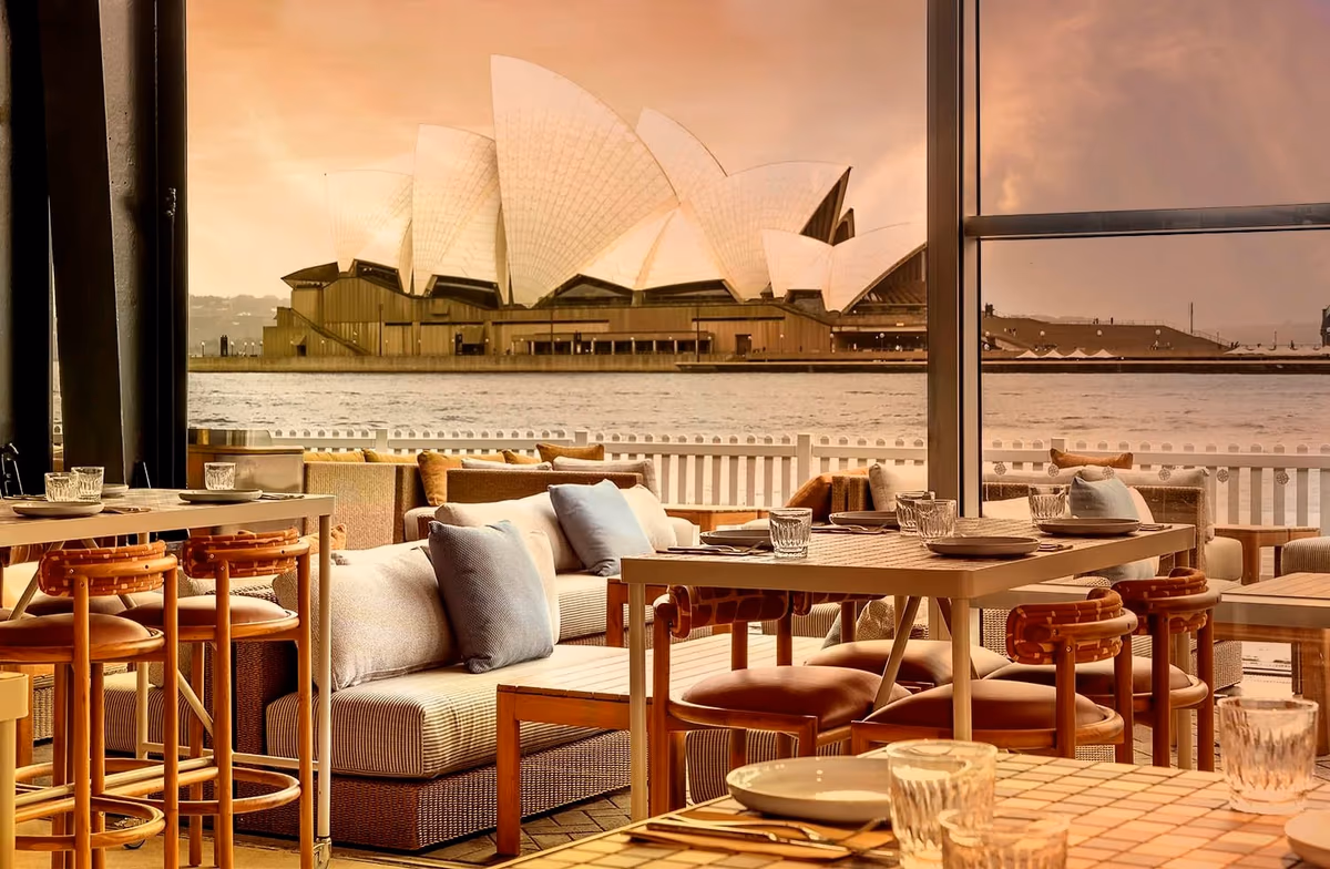 Cruise Bar & Restaurant