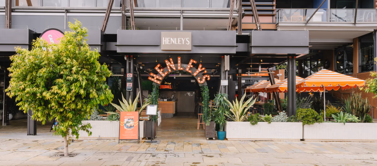 Henley's Bar & Kitchen